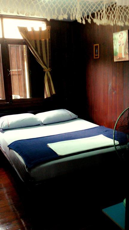Baan Mai Guesthouse Мае Хонг Сон Стая снимка
