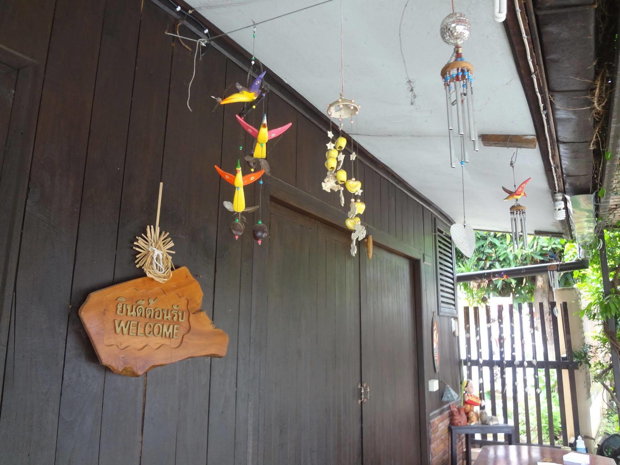 Baan Mai Guesthouse Мае Хонг Сон Екстериор снимка