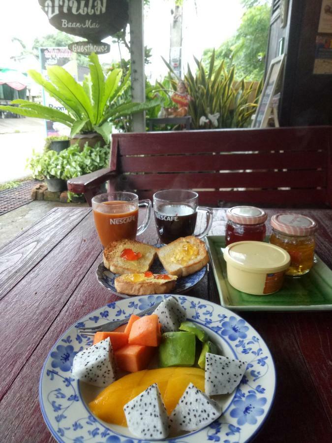 Baan Mai Guesthouse Мае Хонг Сон Екстериор снимка